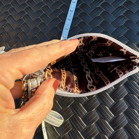 Tignanello Wristlet Tan Brown Zipper Zipper 6inches - Picture 4 of 5